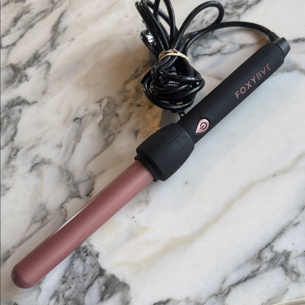 FoxyBae Rose Gold LIMITED Edition 25mm/1in Curling Wand - Picture 2 of 8